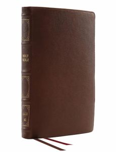 NKJV, Deluxe Thinline Reference Bible, Genuine Leather, Brown, Red Letter, Comfort Print: Holy Bible, New King James Version