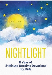 Nightlight:A Year of 3-Min.Bedtime Devo for Kids